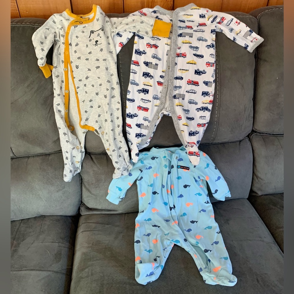CARTERS & DEUX NAR DEUX 3 mo. Bundle of 3 footie One piece footie sleepers - GUC